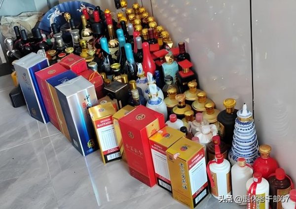 鼎合网配资 不管你有多爱存白酒，牢记3个地方不能放，不然美酒变“废水”
